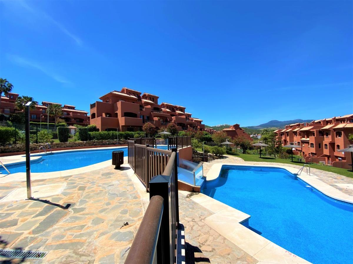 Sea View Penthouse Apartment With Hot Tub - Casa Bella Vista, Buenas Noches , Estepona Exterior foto