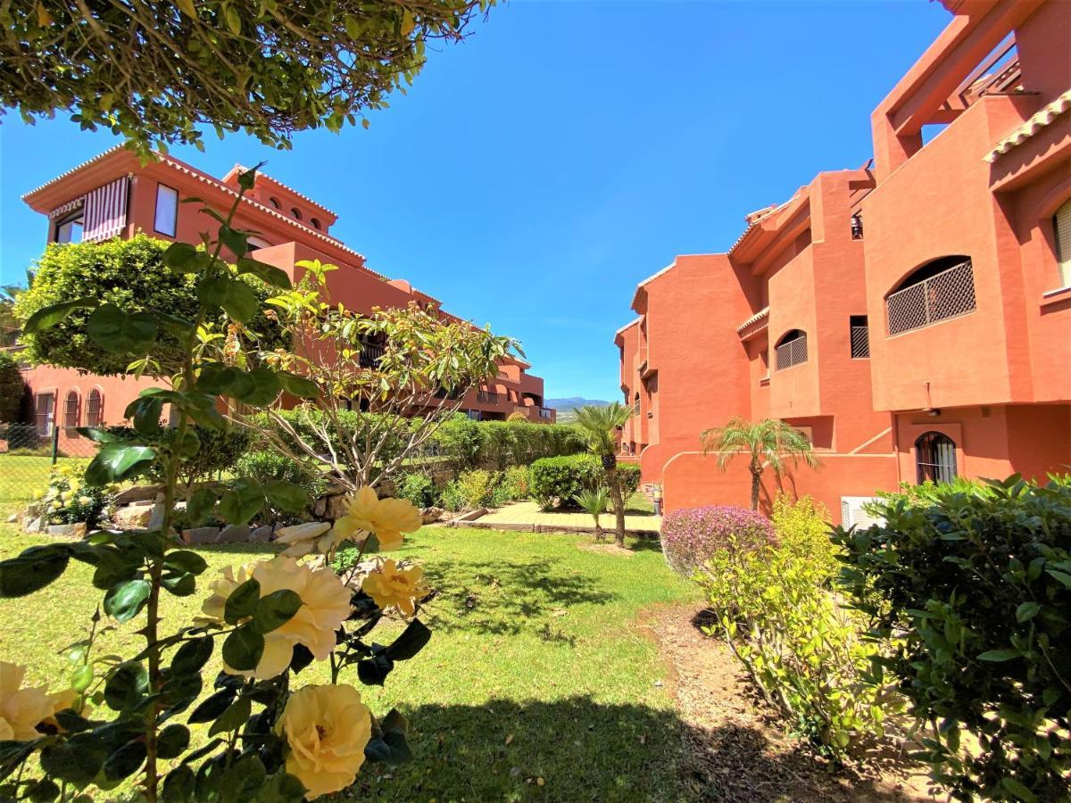 Sea View Penthouse Apartment With Hot Tub - Casa Bella Vista, Buenas Noches , Estepona Exterior foto