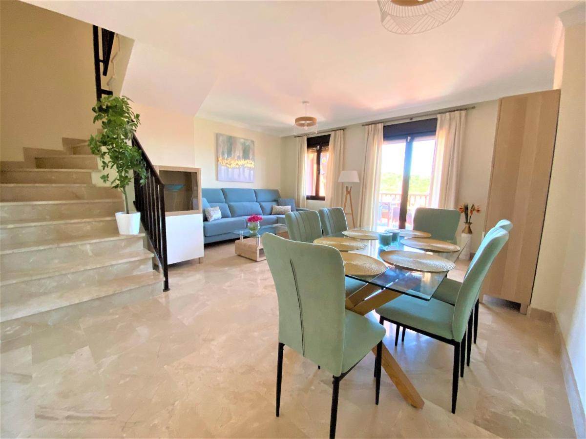 Sea View Penthouse Apartment With Hot Tub - Casa Bella Vista, Buenas Noches , Estepona Exterior foto