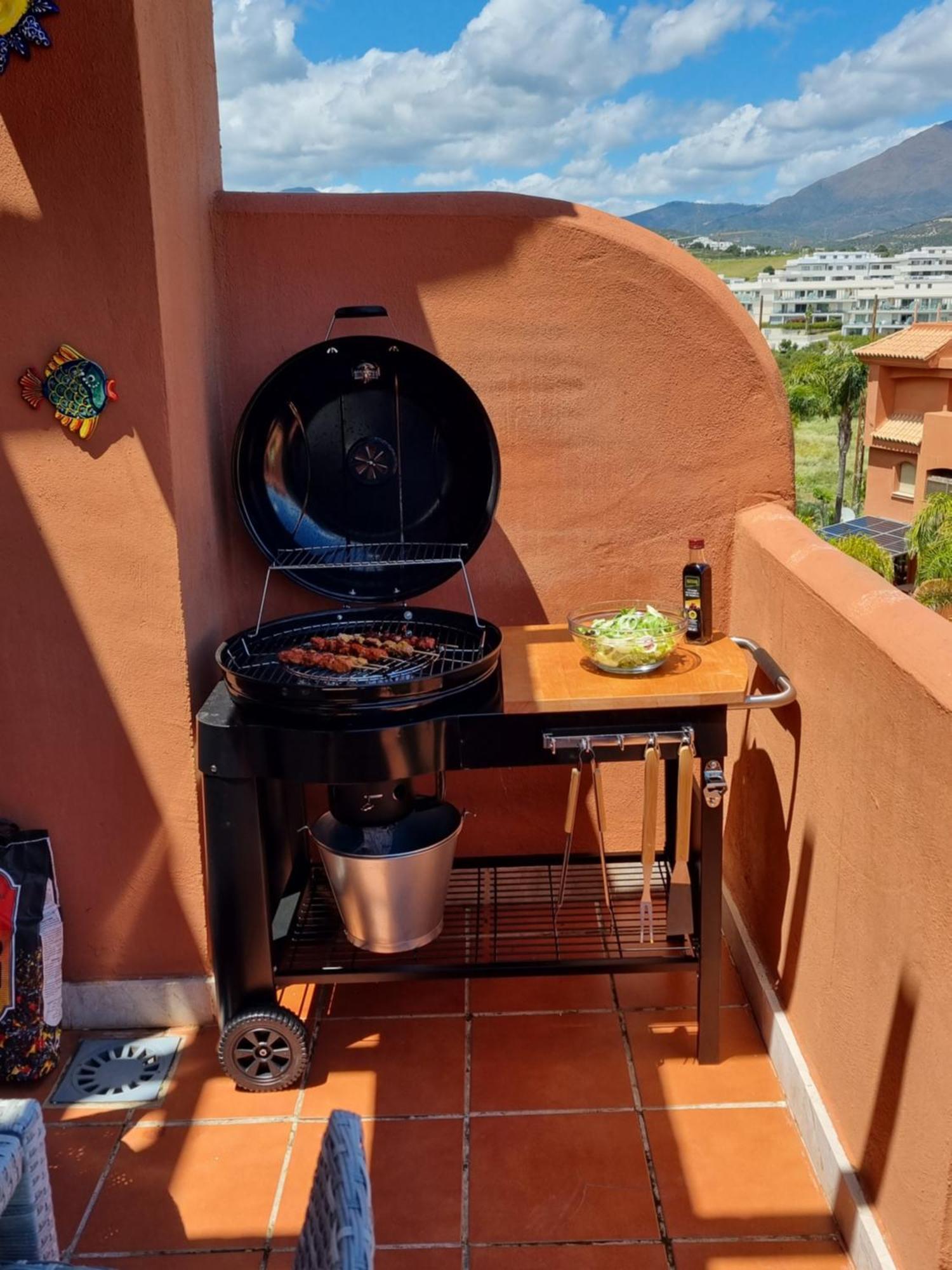 Sea View Penthouse Apartment With Hot Tub - Casa Bella Vista, Buenas Noches , Estepona Exterior foto